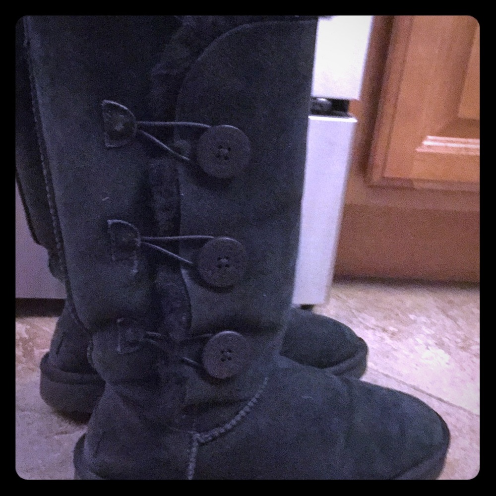 Black Uggs